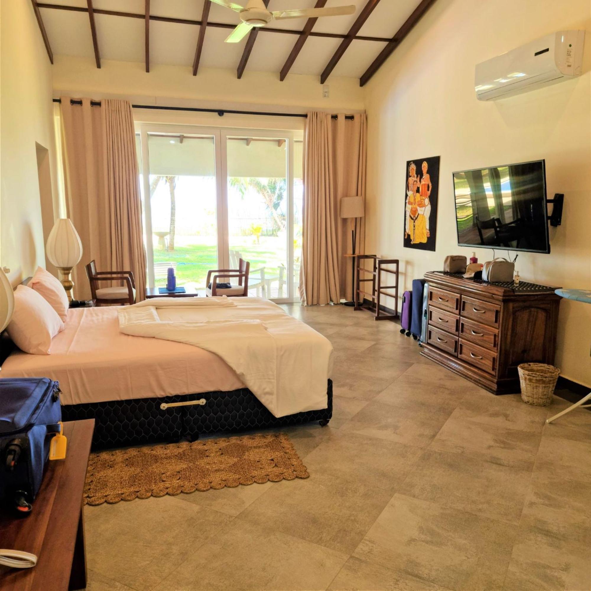 Arhimser Villa-Superb 4 Bedroom Beachfront For 8 In Ranna, Tangalle, Bb, Pool, Free Pick Up For 7 Night Stays Arriving Together, Serviced, Taxes Included Exterior foto