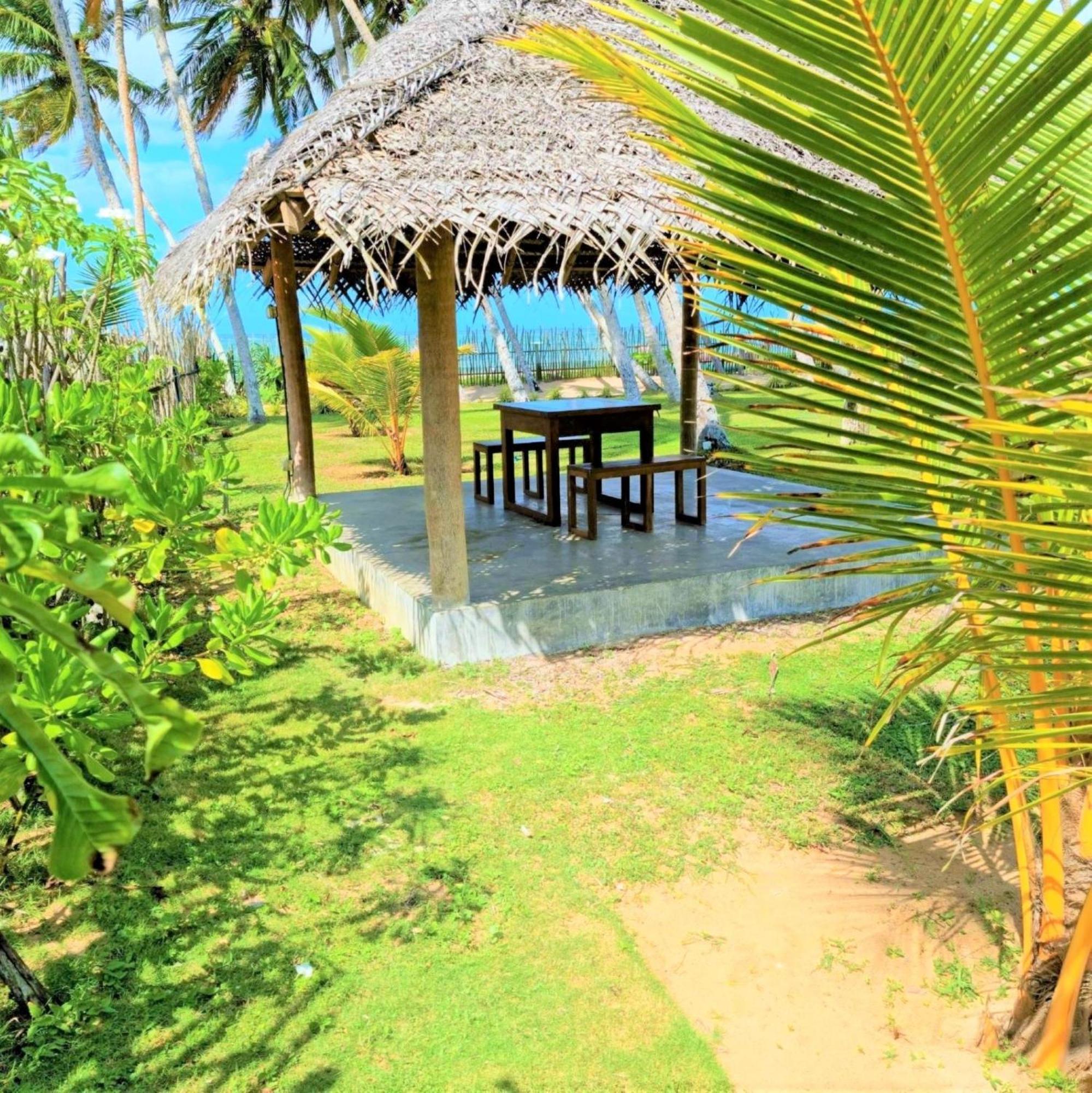 Arhimser Villa-Superb 4 Bedroom Beachfront For 8 In Ranna, Tangalle, Bb, Pool, Free Pick Up For 7 Night Stays Arriving Together, Serviced, Taxes Included Exterior foto