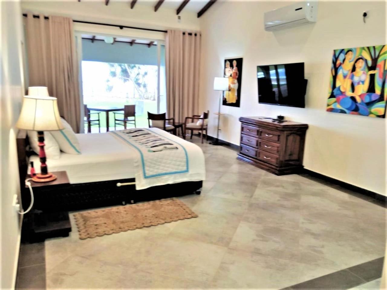 Arhimser Villa-Superb 4 Bedroom Beachfront For 8 In Ranna, Tangalle, Bb, Pool, Free Pick Up For 7 Night Stays Arriving Together, Serviced, Taxes Included Exterior foto